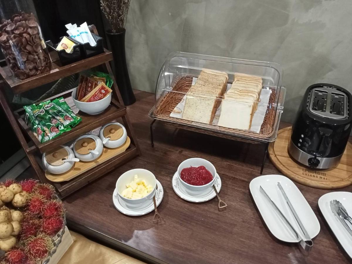 Siri Hotel Lumphun Ban Pa Daet Ngoại thất bức ảnh